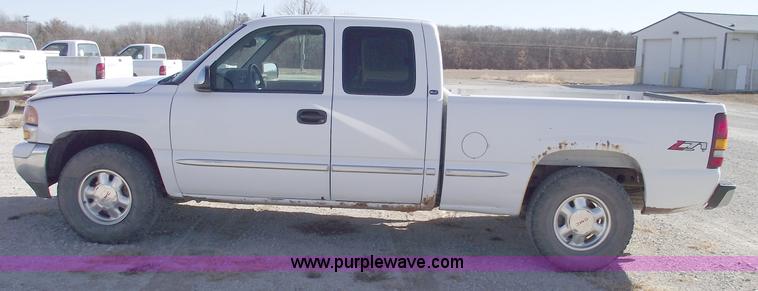 image for item C5885 2002 GMC Sierra K1500 SLT Z-71 extended cab pickup truck