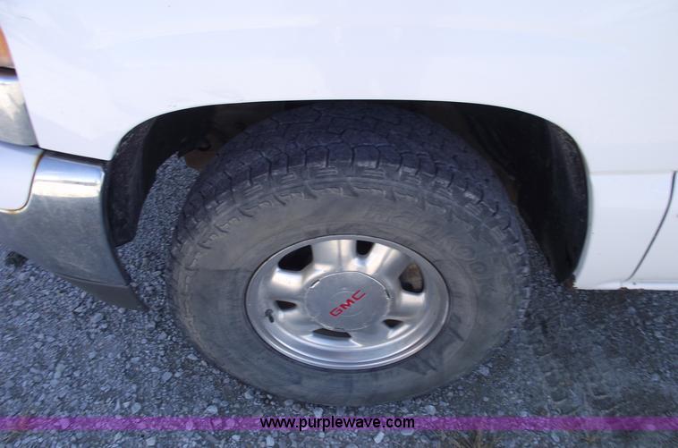 image for item C5885 2002 GMC Sierra K1500 SLT Z-71 extended cab pickup truck