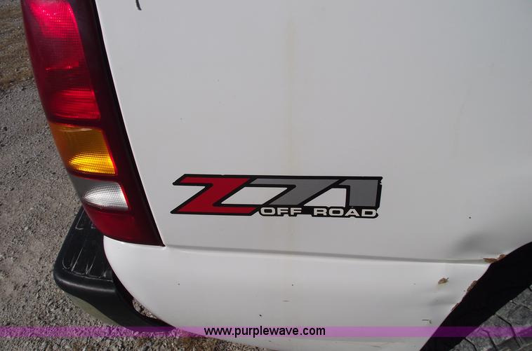 image for item C5885 2002 GMC Sierra K1500 SLT Z-71 extended cab pickup truck