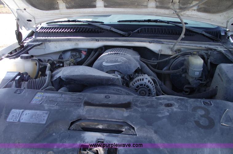 image for item C5886 2002 GMC Sierra 1500 extended cab pickup truck