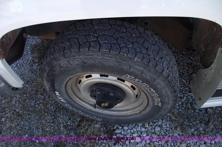 image for item C5887 1995 Chevrolet 1500 pickup truck