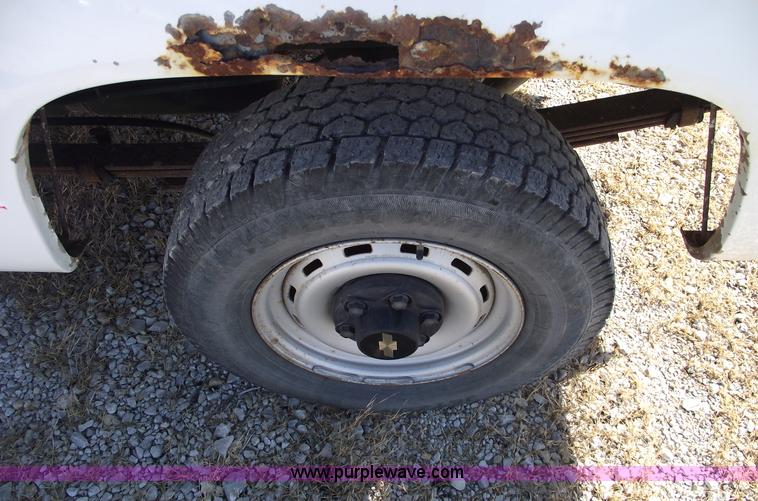 image for item C5887 1995 Chevrolet 1500 pickup truck