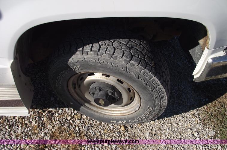 image for item C5887 1995 Chevrolet 1500 pickup truck