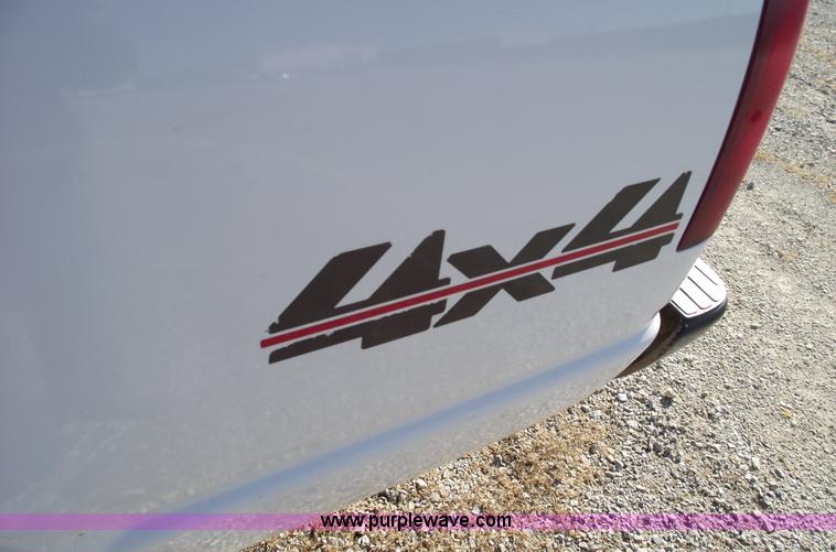 image for item C5887 1995 Chevrolet 1500 pickup truck