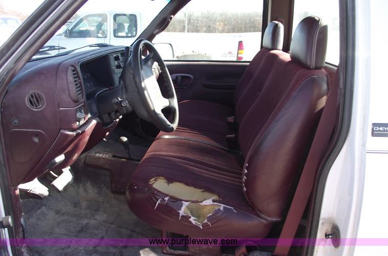 image for item C5887 1995 Chevrolet 1500 pickup truck