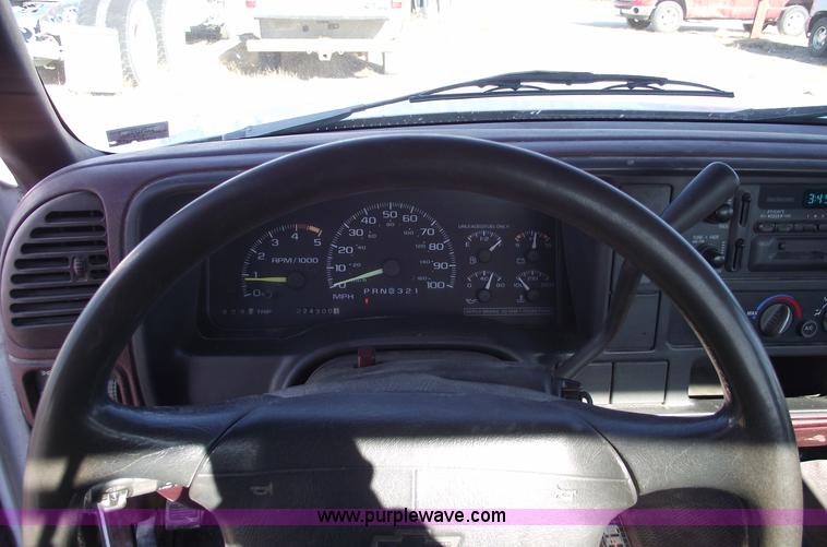 image for item C5887 1995 Chevrolet 1500 pickup truck