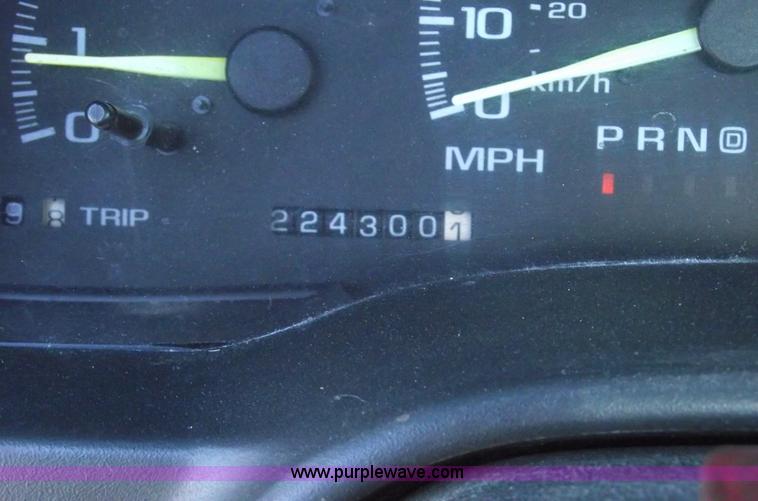 image for item C5887 1995 Chevrolet 1500 pickup truck