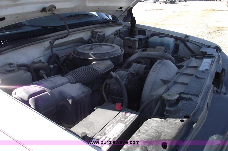 image for item C5887 1995 Chevrolet 1500 pickup truck