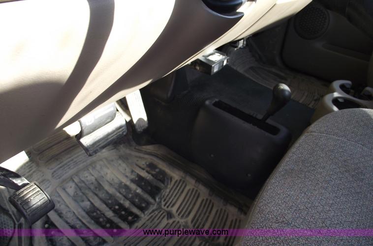 image for item C5888 2002 GMC Sierra 2500HD pickup truck