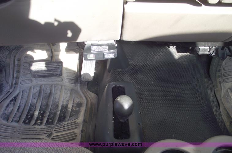 image for item C5888 2002 GMC Sierra 2500HD pickup truck