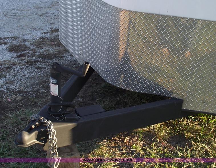 image for item C5900 2006 Sharp 20' enclosed trailer