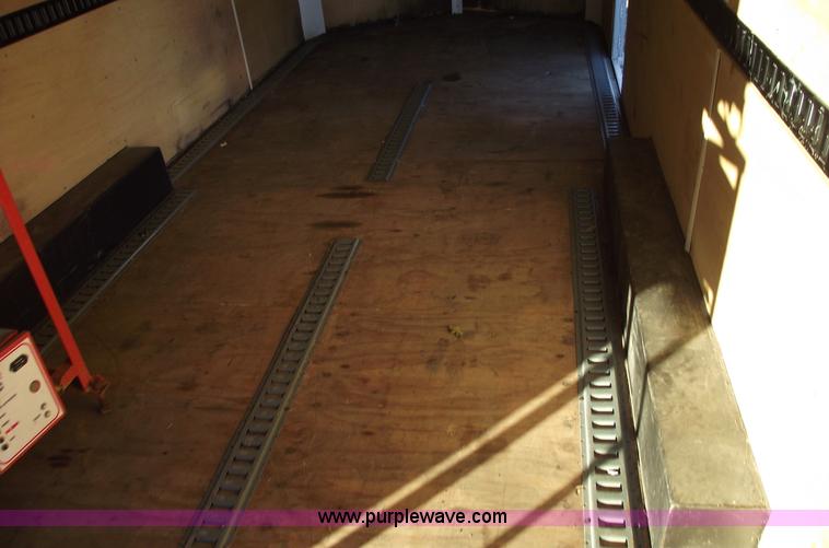 image for item C5900 2006 Sharp 20' enclosed trailer