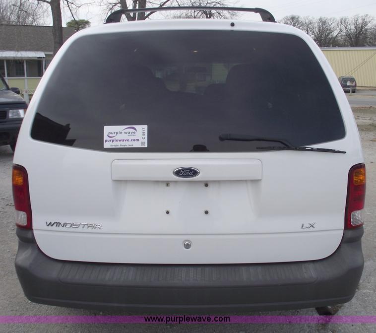 image for item C5917 1999 Ford Windstar LX mini van