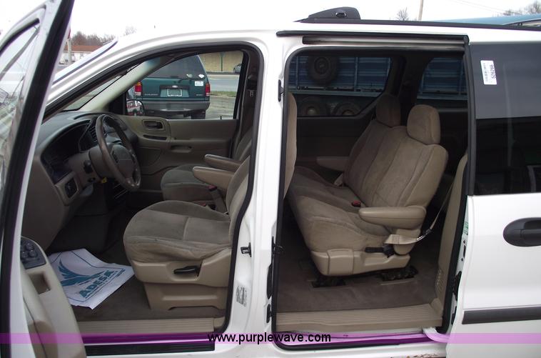 image for item C5917 1999 Ford Windstar LX mini van