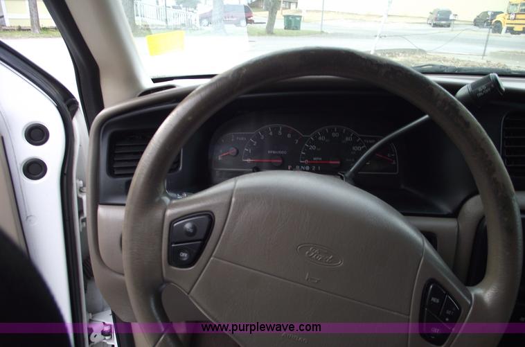 image for item C5917 1999 Ford Windstar LX mini van