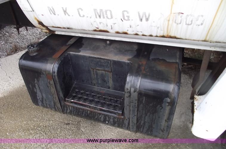 image for item C5950 1981 Chevrolet C60 box truck