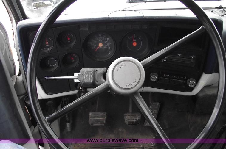 image for item C5950 1981 Chevrolet C60 box truck