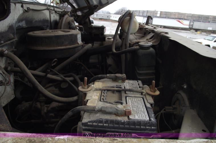 image for item C5950 1981 Chevrolet C60 box truck