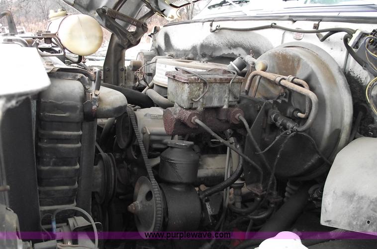 image for item C5950 1981 Chevrolet C60 box truck