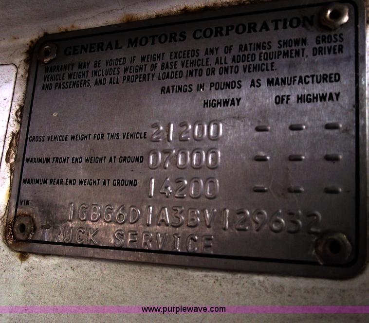 image for item C5950 1981 Chevrolet C60 box truck