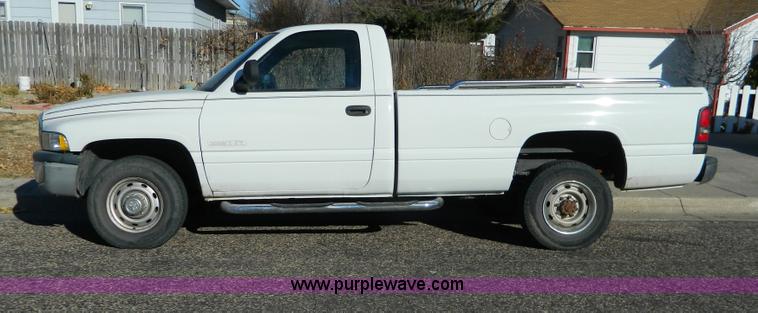 image for item D8641 2001 Dodge Ram 2500 pickup truck