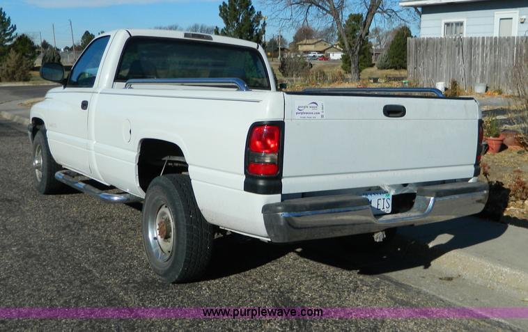 image for item D8641 2001 Dodge Ram 2500 pickup truck