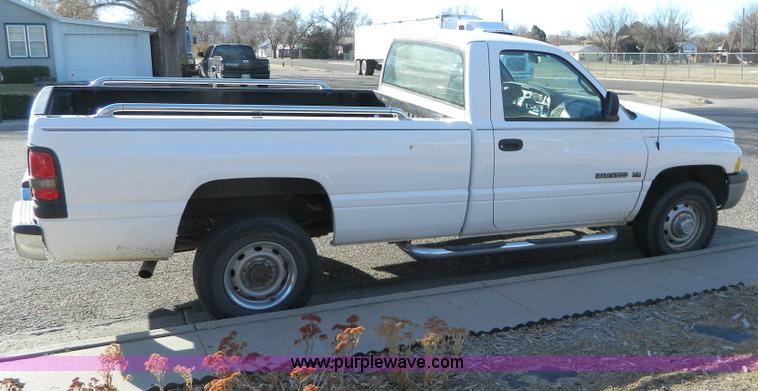 image for item D8641 2001 Dodge Ram 2500 pickup truck
