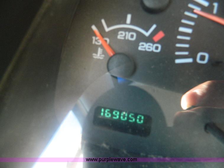 image for item D8641 2001 Dodge Ram 2500 pickup truck