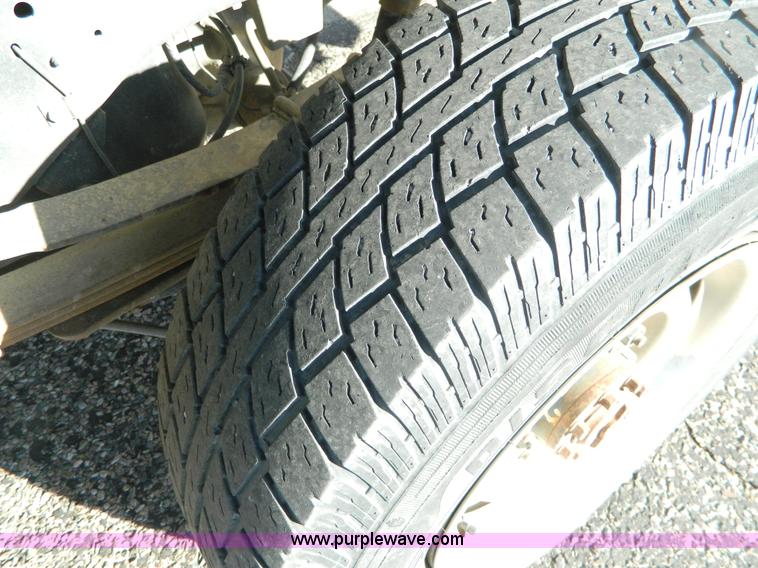 image for item D8641 2001 Dodge Ram 2500 pickup truck