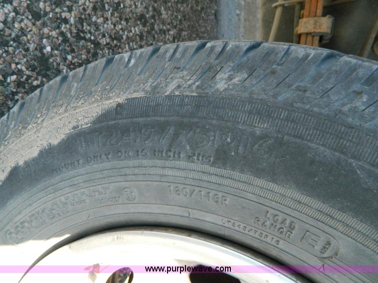 image for item D8641 2001 Dodge Ram 2500 pickup truck