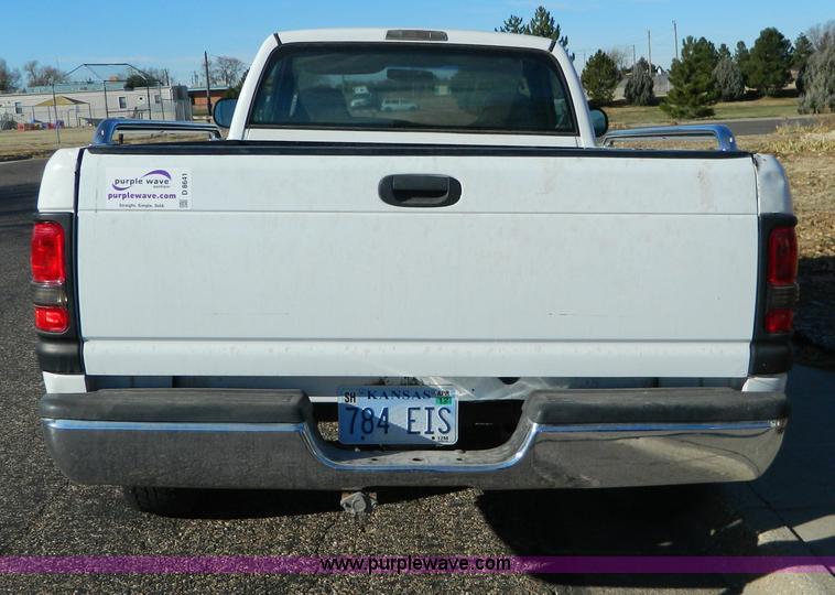 image for item D8641 2001 Dodge Ram 2500 pickup truck
