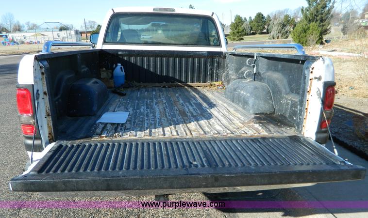 image for item D8641 2001 Dodge Ram 2500 pickup truck