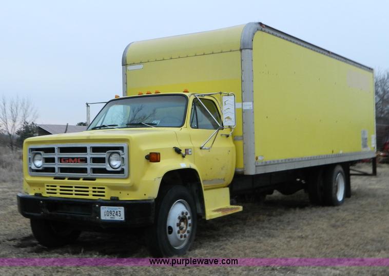 image for item D8664 1987 GMC TopKick 7000 box truck