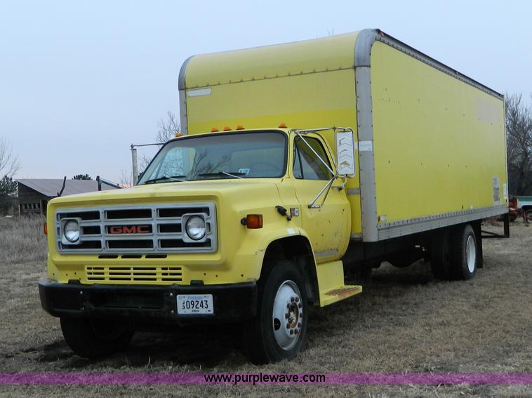 image for item D8664 1987 GMC TopKick 7000 box truck