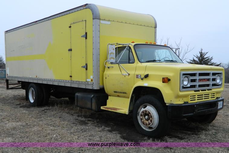 image for item D8664 1987 GMC TopKick 7000 box truck