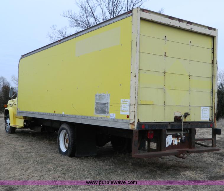 image for item D8664 1987 GMC TopKick 7000 box truck