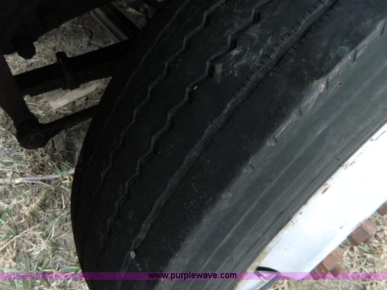 image for item D8664 1987 GMC TopKick 7000 box truck