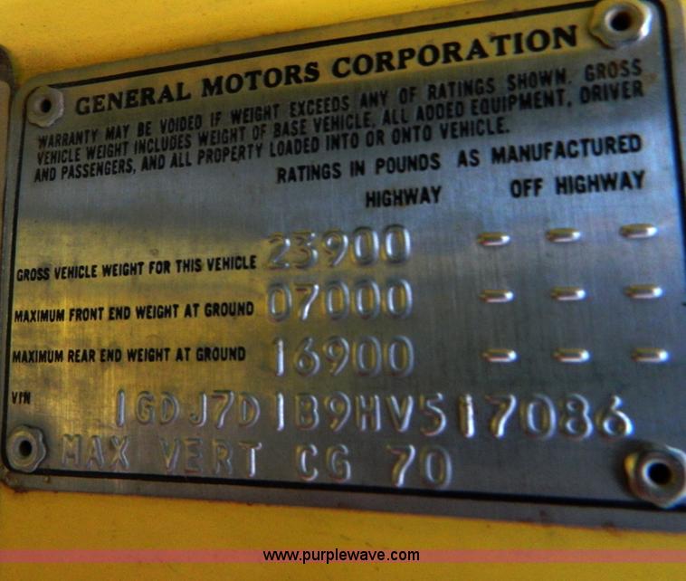 image for item D8664 1987 GMC TopKick 7000 box truck