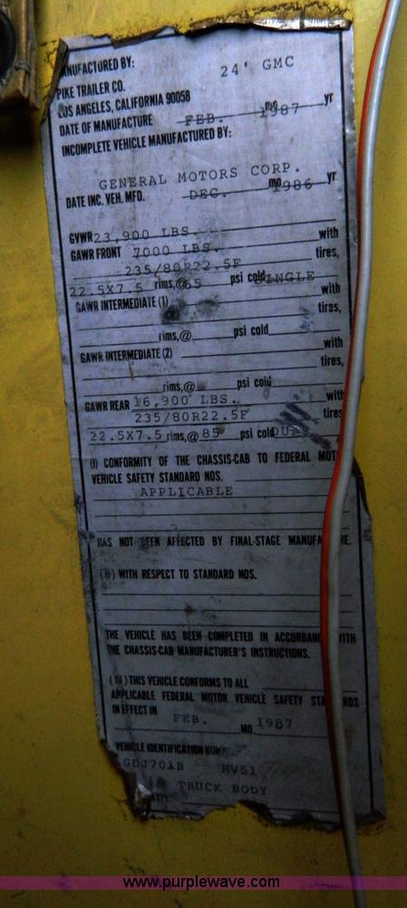 image for item D8664 1987 GMC TopKick 7000 box truck