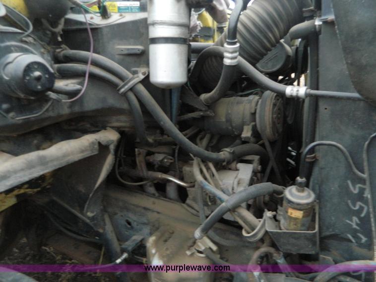 image for item D8664 1987 GMC TopKick 7000 box truck