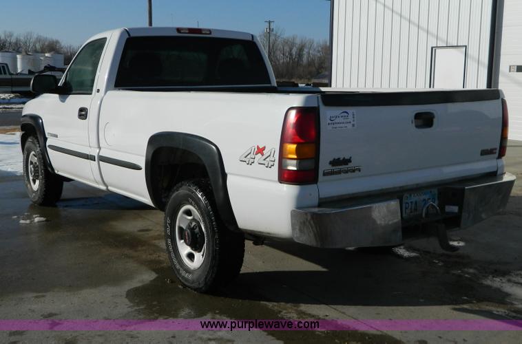 image for item D8667 1999 GMC Sierra 2500 SL pickup truck