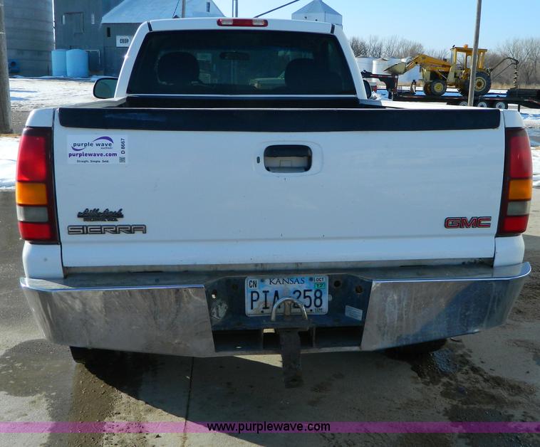 image for item D8667 1999 GMC Sierra 2500 SL pickup truck