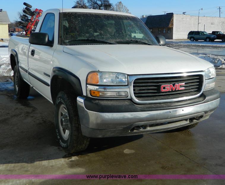 image for item D8667 1999 GMC Sierra 2500 SL pickup truck