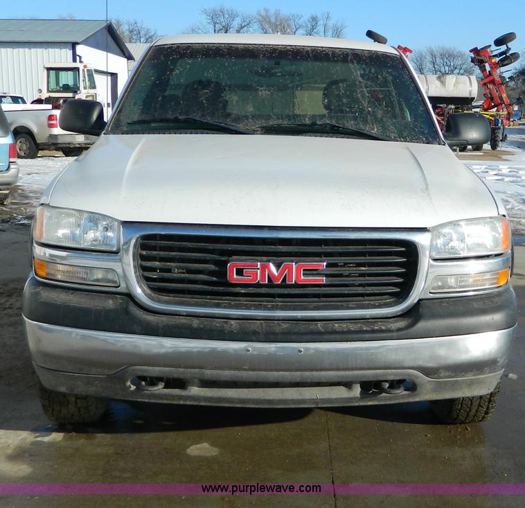 image for item D8667 1999 GMC Sierra 2500 SL pickup truck
