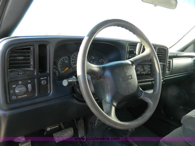 image for item D8667 1999 GMC Sierra 2500 SL pickup truck