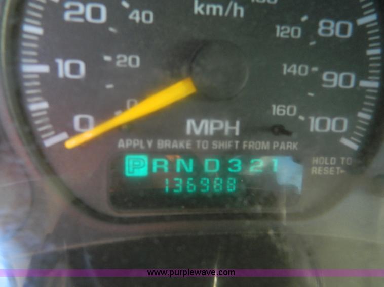 image for item D8667 1999 GMC Sierra 2500 SL pickup truck