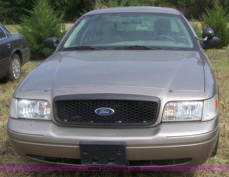image for item E9282 2005 Ford Crown Victoria Police Interceptor