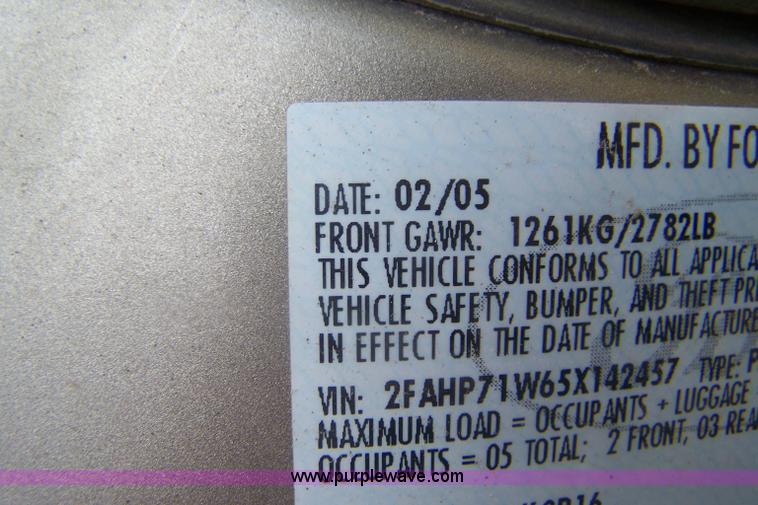 image for item E9282 2005 Ford Crown Victoria Police Interceptor