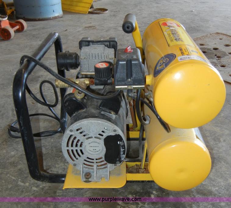image for item H9202 Campbell Hausfeld 4 gallon air compressor