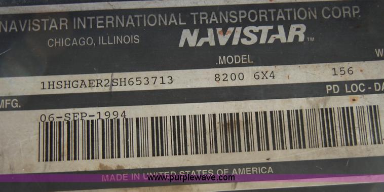 image for item A3319 1995 International 8200 semi truck